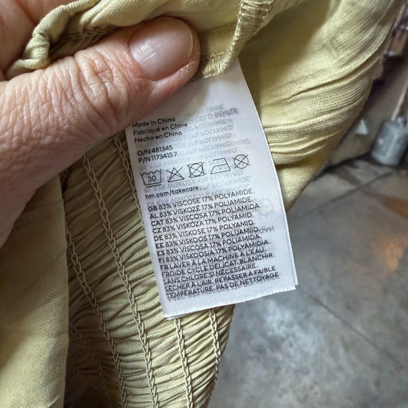 H&M Light Tan Ruffled Top - Picture 8 of 9